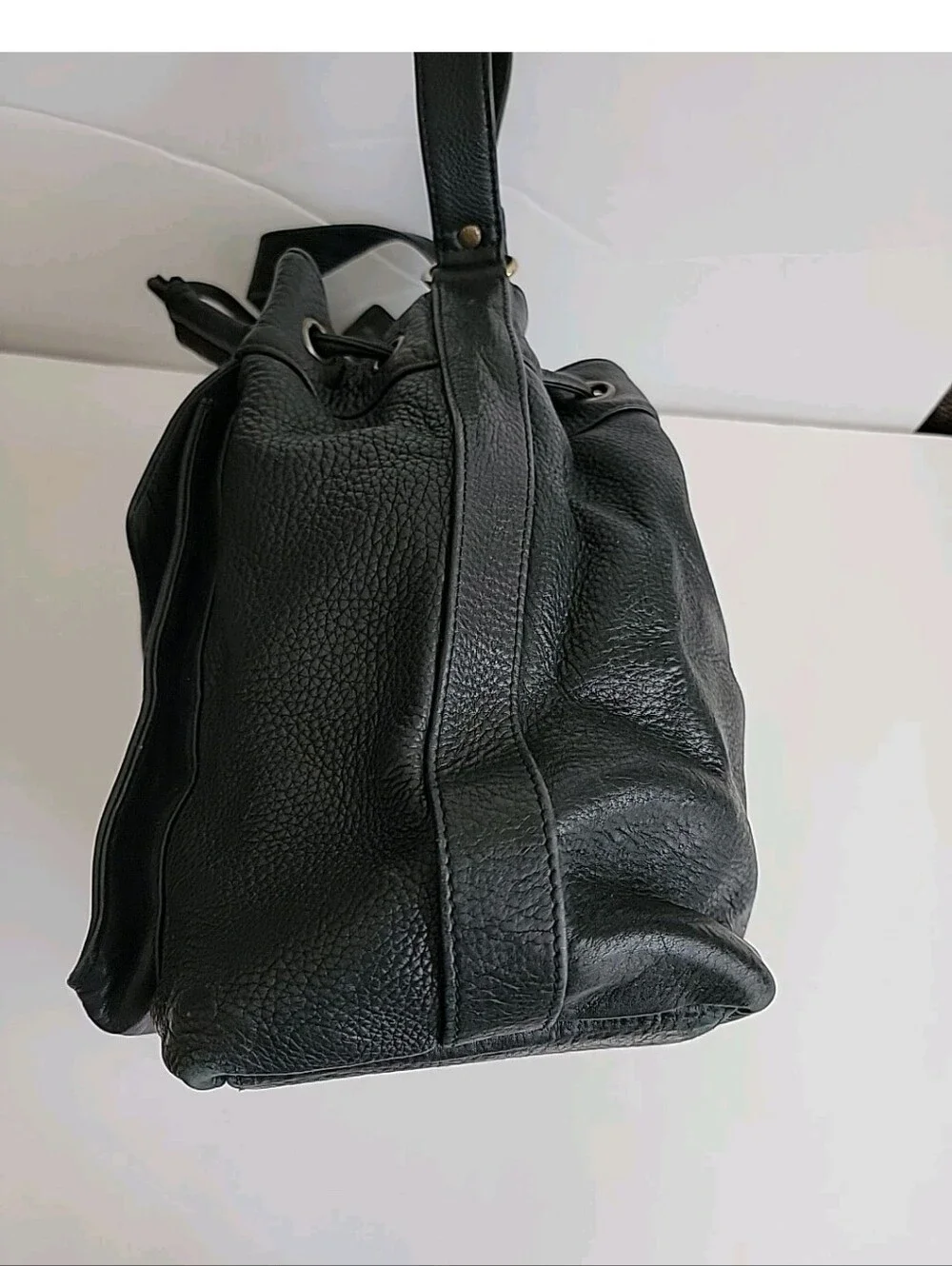 Vintage Fossil Black Pebbled Leather Crossbody Bag with Drawstring Detail